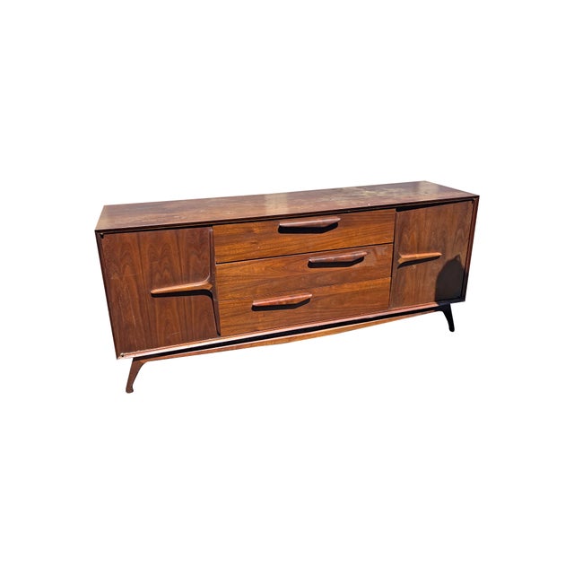 Vintage Mid Century Modern Dresser or Credenza Cabinet Lowboy Stunning piece! Floating sculpted design. Lots of storage....
