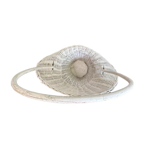 1950s Vintage Victorian French Style Rattan Flower Basket For Sale In Orlando - Image 6 of 6