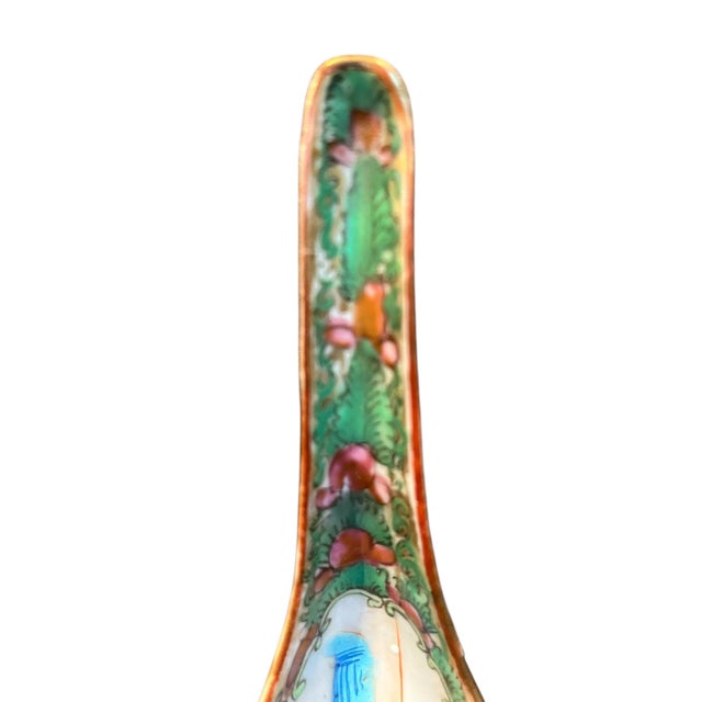 Ceramic Rose Medallion Chinese Qing Porcelian Soup Spoon, Circa 1830 For Sale - Image 7 of 10