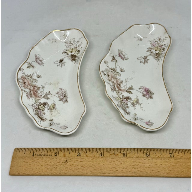 White Late 19th Century Victorian English Alfred Meakin Crescent Semi-Porcelain Bone Dishes With Scalloped Rims, Gold Trim, Floral Pattern - Pair For Sale - Image 8 of 12