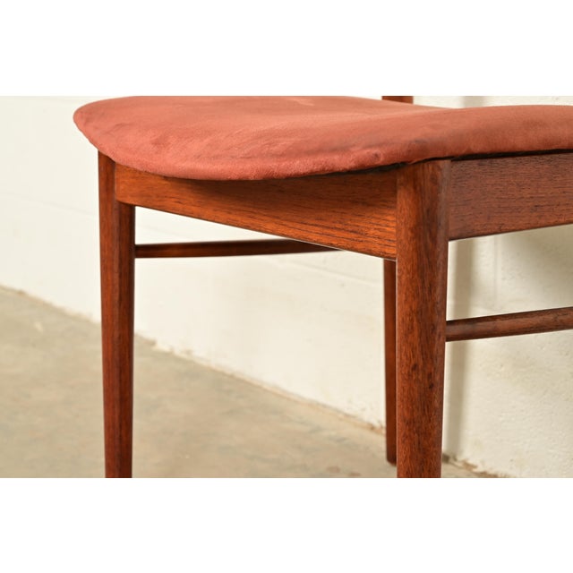 Finn Juhl Style Danish Modern Sculpted Teak Dining Chairs, Set of Six For Sale - Image 9 of 13