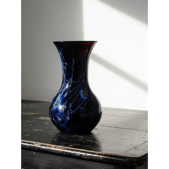 Rare model, unique collector's piece. Superb large vase with a round, low body and a wide, flared neck. Art glass,...