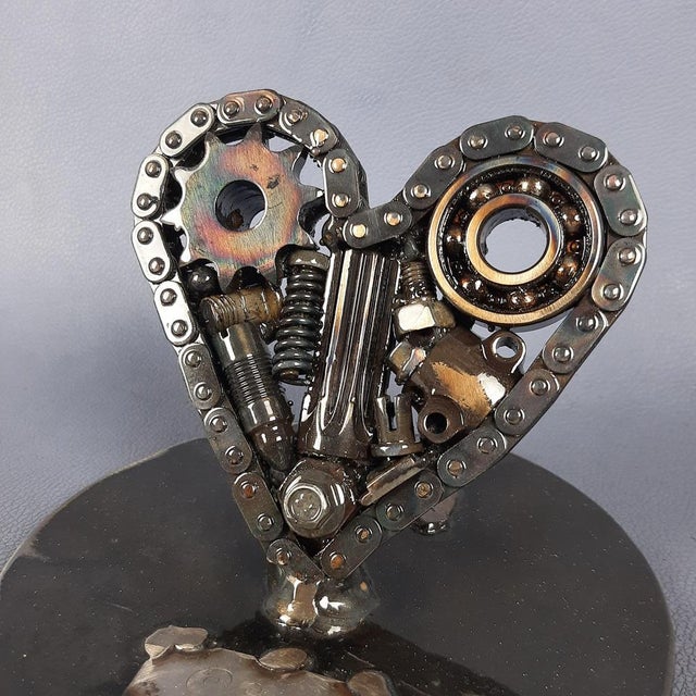 Sculpture Heart in Metal, Iron & Steel by Simon Saronni For Sale - Image 6 of 14