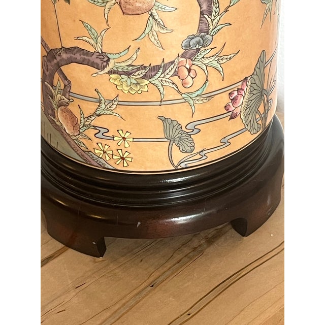 Chinoiserie Vintage Chinoiserie Peach-Tone Tropical Images Porcelain Ginger Jar Table Lamp For Sale - Image 3 of 7