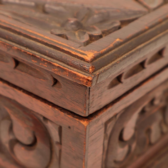 Late 19th Century Carved Oak Box With Foliate Decoration, English, Ca. 1880 For Sale - Image 10 of 10