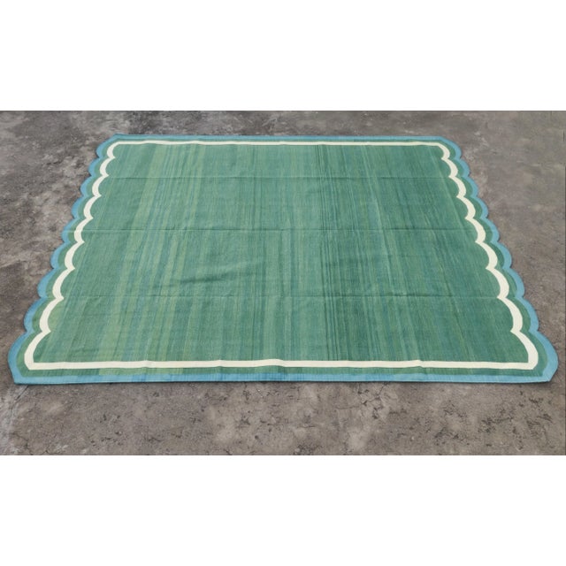 Handmade Cotton Vegetable Dyed Scalloped Edge Rug in Forest Green With Cream and Teal Blue Border - 9x12 For Sale - Image 9 of 11