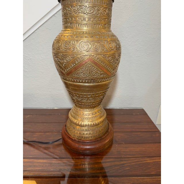 1940s Moroccan Tooled Brass Lamp With Copper and Wood Accents For Sale - Image 10 of 12