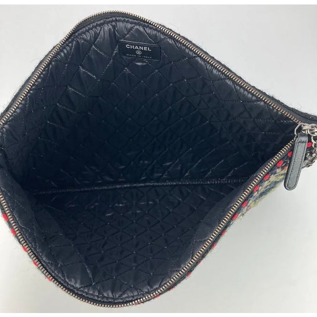 Chanel Tweed and Wool Zipped Pouch For Sale - Image 9 of 11