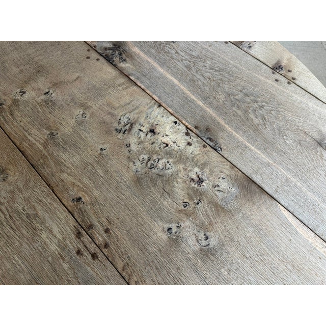 Large Round Bleached Oak Farmhouse Dining Table, 1925 For Sale - Image 10 of 16