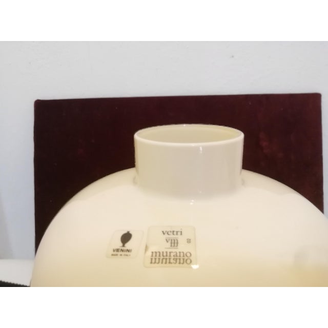 Cream Vase from the Cinesi Series by Carlo Scarpa for Venini, Italy, 1982 For Sale - Image 8 of 12