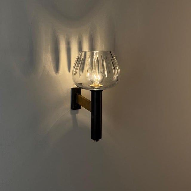 Brass and Cut-Glass Wall Sconce attributed to Gardella, 1950s For Sale - Image 3 of 18