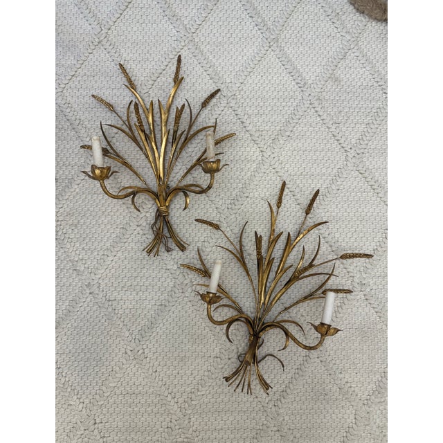 Bring old-world glamour and timeless European charm to your interiors with this stunning pair of vintage Italian wheat...