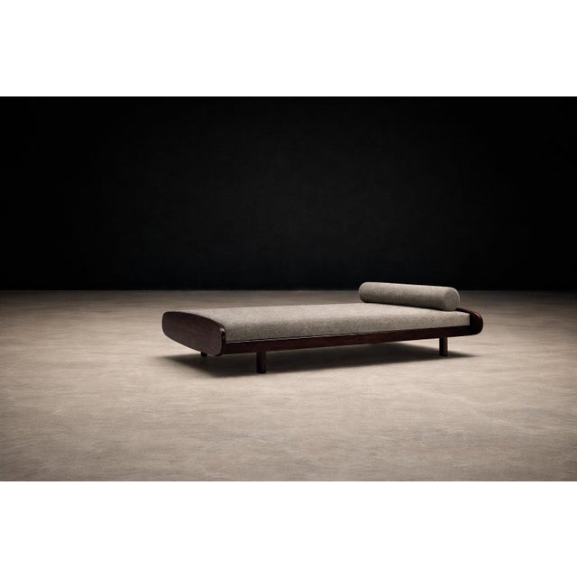 Sergio Rodrigues Rosewood Daybed in Taupe Boucle, Brazil, 1960s For Sale - Image 13 of 17