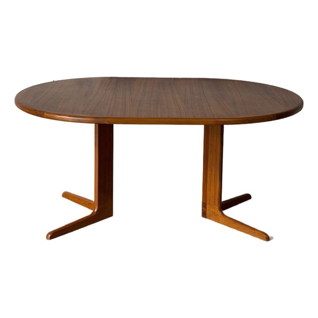 Vintage Danish Teak Round Extendable Dining Table – Mid-Century Modern Scandinavian Dining Table With Leaf For Sale