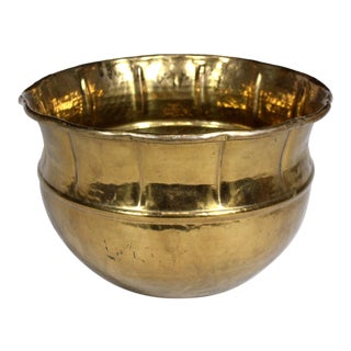 1960's Hollywood Regency Scalloped & Hammered Brass Wine Cooler Decorative Storage Bin For Sale