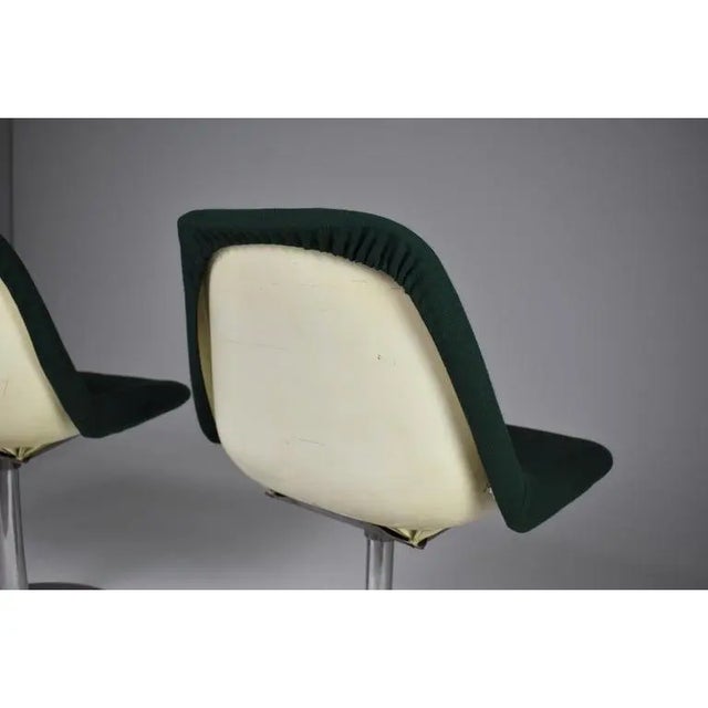 1960's Pair of Robin Day Rotating Chairs For Sale - Image 10 of 11