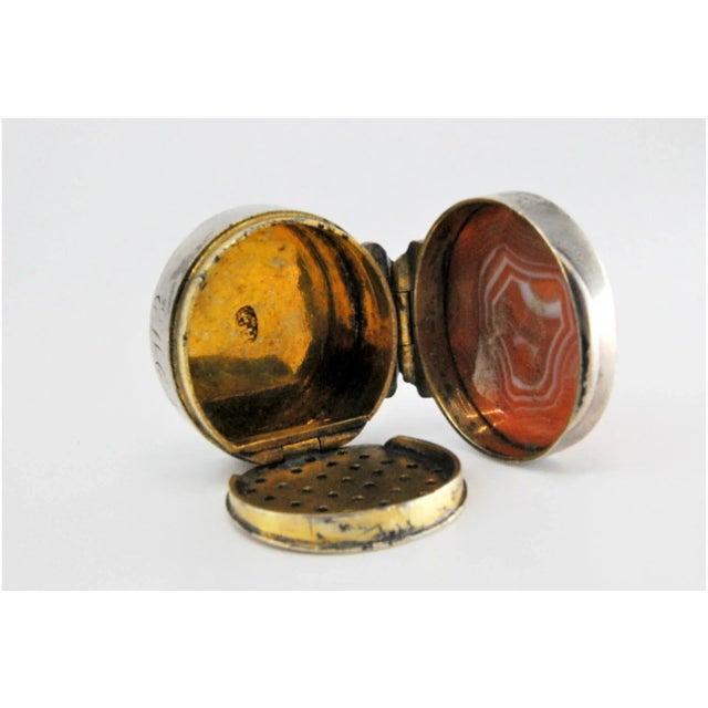 Silver and Gold Vinaigrette Box with Stone Lid For Sale - Image 5 of 11