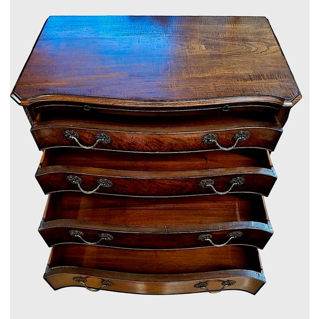 Antique George III-style Mahogay Chest of Drawers For Sale - Image 4 of 11