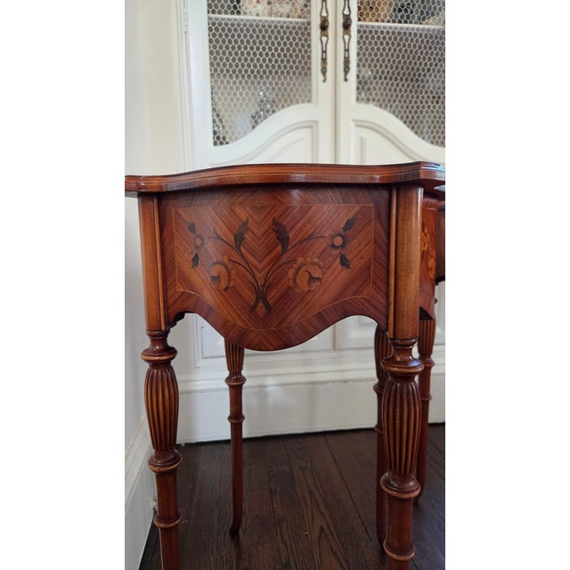 Vintage French-Style Floral Marquetry Nightstands With Turned Legs — A Pair For Sale - Image 12 of 18