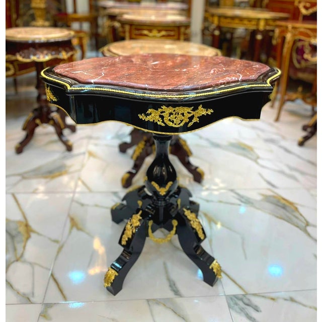 Transform your home with the elegance it deserves. This stunning Baroque-style table features an exquisite design enhanced...