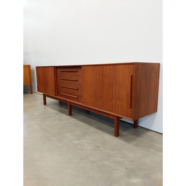 1960s Vintage Mid Century Modern Teak Credenza For Sale - Image 5 of 10