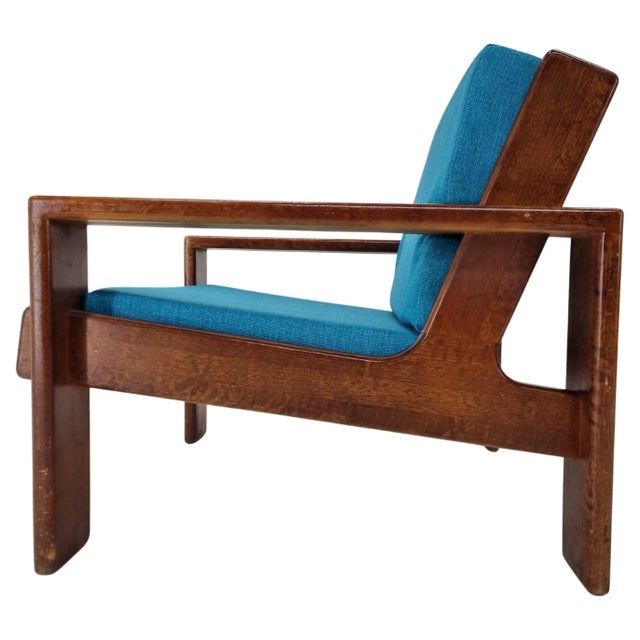 - very confortable - iconic model. This piece is attributed to the mentioned designer/maker. It has no attribution mark...