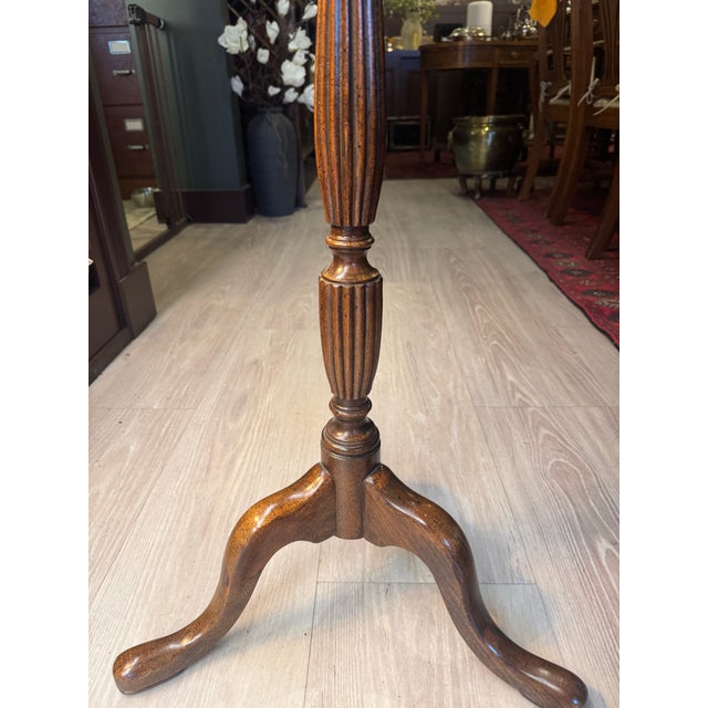 1940s 1940s Williamsburg Style Mahogany Plant Stand With Brass Gallery, Baker Furniture [Rg] For Sale - Image 5 of 5