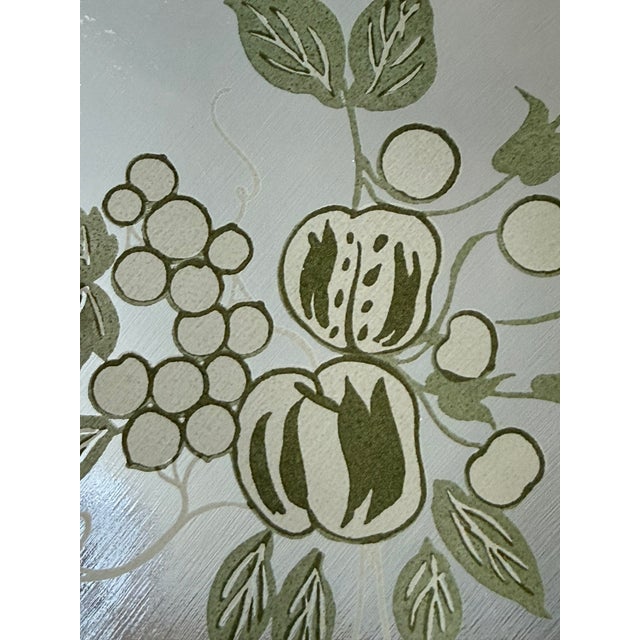 Mid-Century Modern 1970s Organic Modern Ruffled Clear Glass Berry Bowls With Graphic Fruit Motif, Set of 4 For Sale - Image 3 of 6
