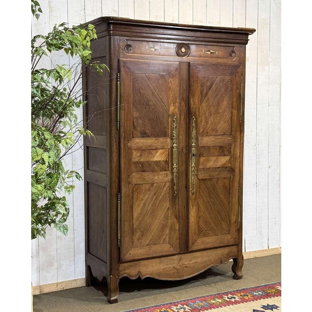 Antique Breton Wardrobe in Oak and Chestnut, 1800s For Sale - Image 10 of 18