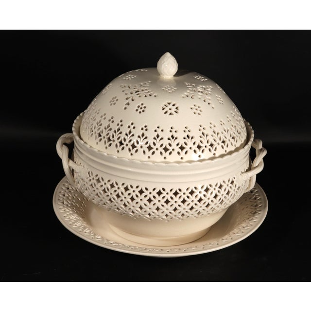 Late 20th Century Creamware Covered Pierced Chestnut Basket and Stand, For Sale - Image 5 of 14