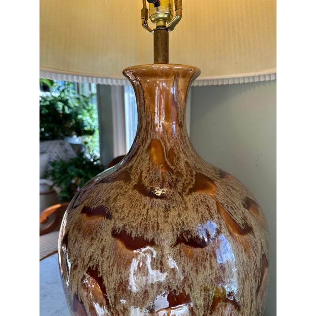 Mid-Century Modern Large Sculptural Ceramic Table Lamp – Vintage Organic Modern / Studio Pottery Lamp For Sale - Image 3 of 9