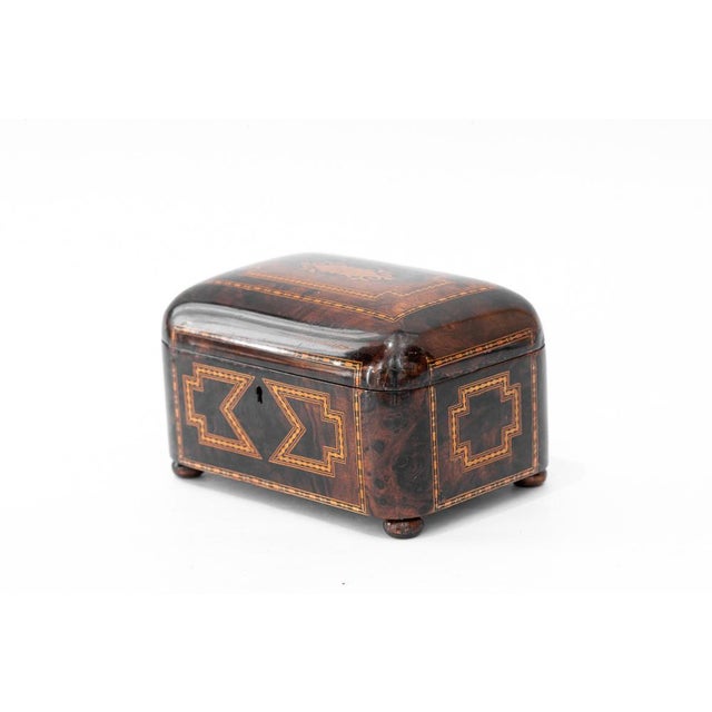 Art Deco Jewelry Box in Nut Wood and Maple, 1920s For Sale - Image 3 of 10