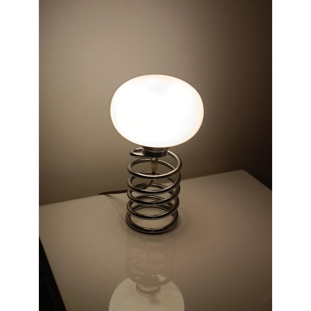 1970s Spring Table Lamp attributed to Ingo Maurer for Honsel, 1970s For Sale - Image 5 of 8