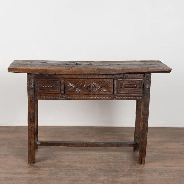 Rustic European 18th Century Rustic Portuguese Chestnut Console Table With Single Drawer For Sale - Image 3 of 18
