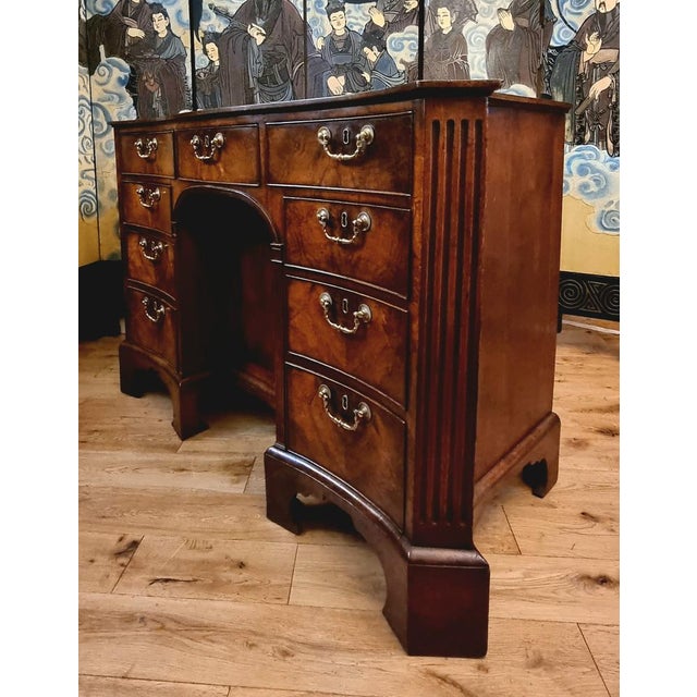 Wood 18th Century English Mahogany Serpentine Kneehole Desk, 1760s For Sale - Image 7 of 11