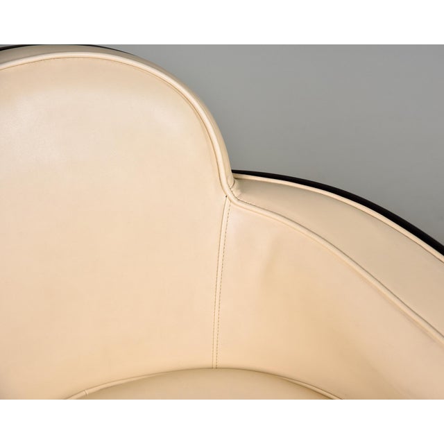 French 1930s Art Deco Club Chairs in Cream Leather With Hardwood Frames - Pair For Sale - Image 11 of 12