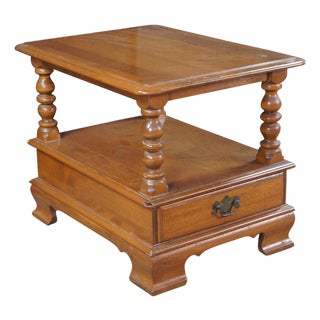 Late 20th Century Ethan Allen Heirloom Colonial Early American Nutmeg Maple 2 Tier Table 10-8654 For Sale