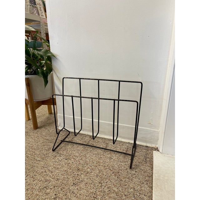 Mid-Century Modern Mid-Century Modern Black Iron Wire Magazine Rack. For Sale - Image 3 of 7