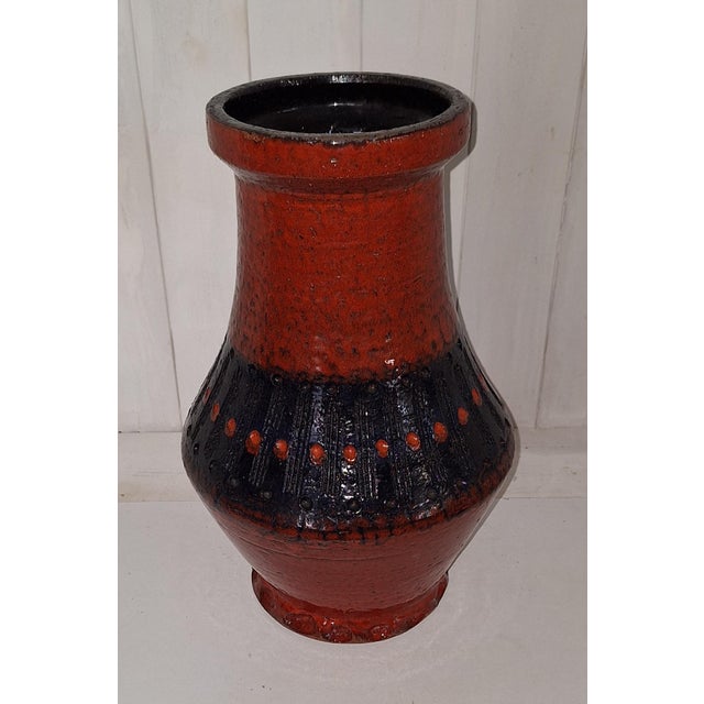Vintage Ceramic Vase, 1970s, in Very Good conditions. Designed 1970 to 1979