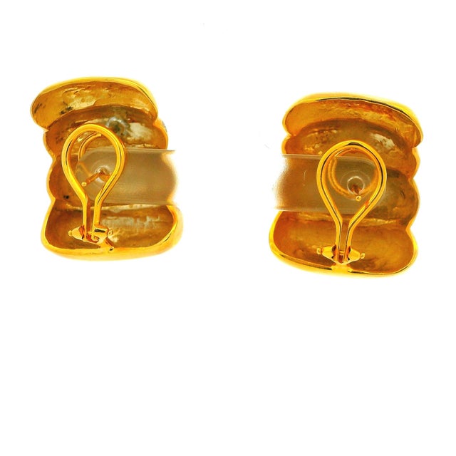 Vintage Maz 14k Yellow Gold Sculptural Ribbed Earrings, Circa 1980s For Sale - Image 4 of 10