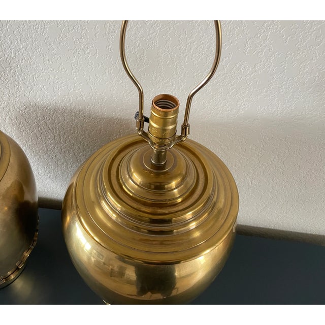 Postmodern !970's Chapman Brass Table Lamps Scalloped Base- a Pair For Sale - Image 3 of 11