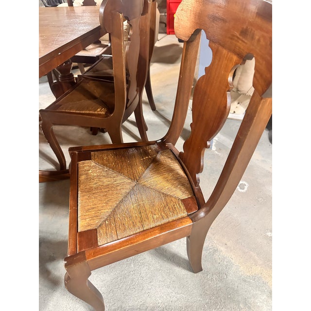 American Mid 20th Century Drexel “New Travis Collection” Mid‑Century Colonial Revival Solid Maple Dining Set For Sale - Image 3 of 10