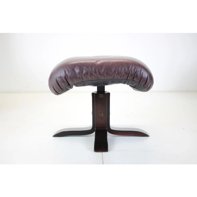 Scandinavian Leather Swivel Chairs with Footrest, 1970s, Finland, Set of 3 For Sale - Image 9 of 10