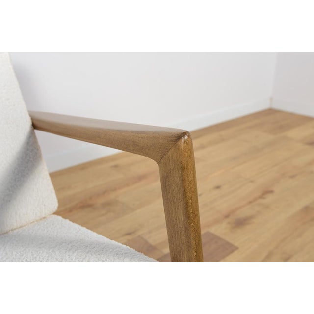 Mid-Century Model 300-139 Armchair from Swarzędz Factory, 1960s For Sale - Image 9 of 15