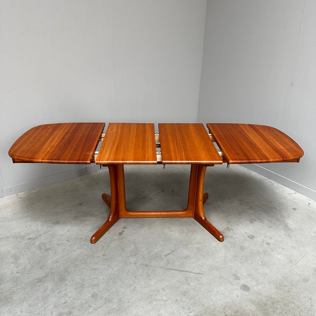 Mid-Century Modern Danish Extendable Oval Dining Table, 1960s For Sale - Image 10 of 17