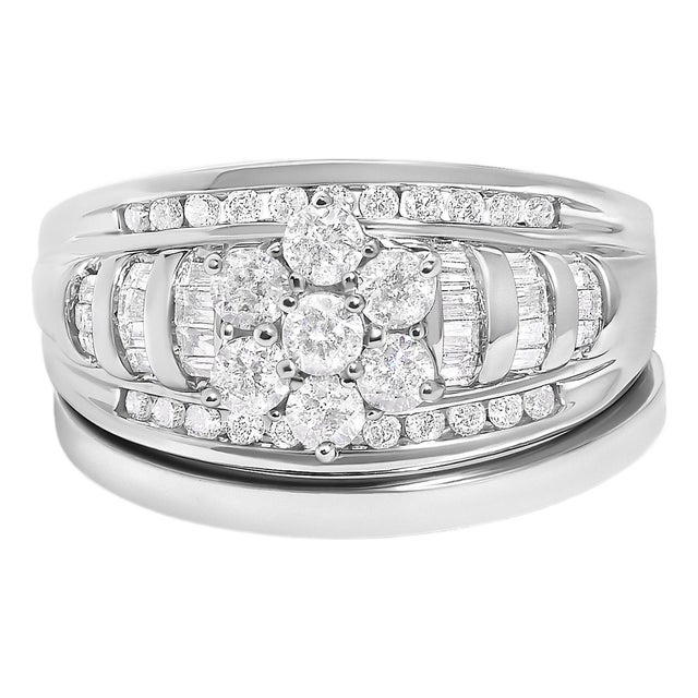 14K White Gold 1.0 Cttw Round and Baguette Diamond Cluster Bridal Set, Size 7 For Sale