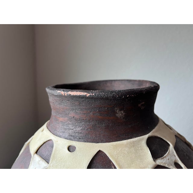 Brown Vintage Tarahumara Raramuri Pottery Vase Handmade Native American/Mexican Vessel 11" Height For Sale - Image 8 of 12