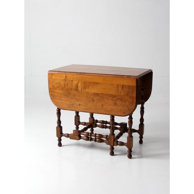 Early American Gate Leg Drop Leaf Table For Sale - Image 10 of 15