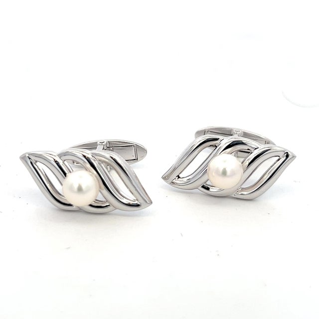 Japanese 1990s Pair of Mikimoto Estate Akoya Pearl Mens Cufflinks 6 mm Silver For Sale - Image 3 of 11