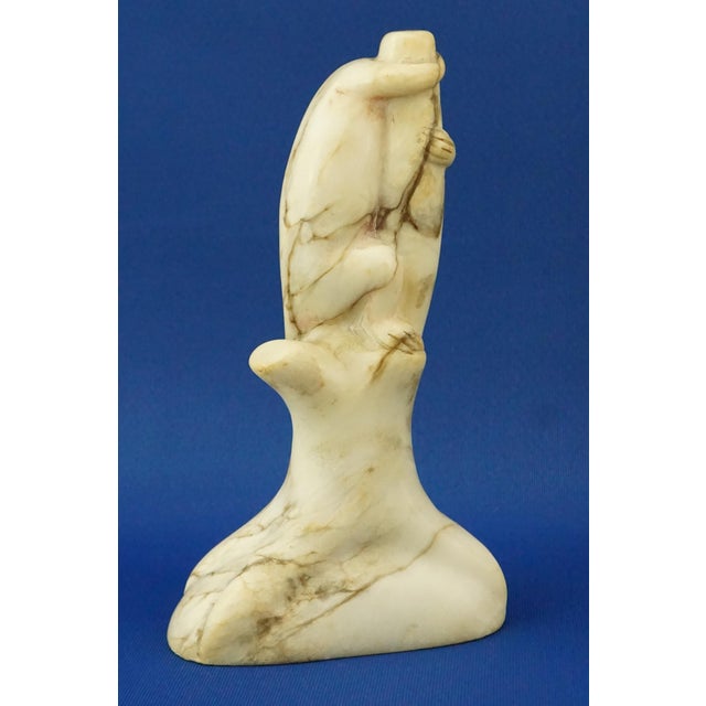 Qing Dynasty Qianlong Marble Monkey Sculpture with Jasper Eyes, China, Late 1800s For Sale - Image 5 of 18